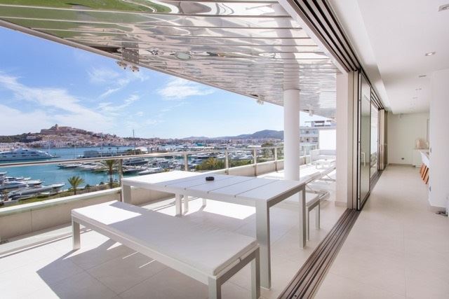 Prachtig appartement in het Miramar gebouw van Marina Botafoch met een aantrekkelijk uitzicht