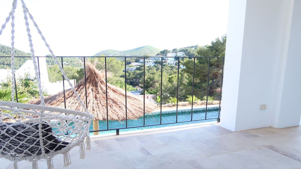 Prachtige villa te koop in Cala Llonga met uitzicht op zee