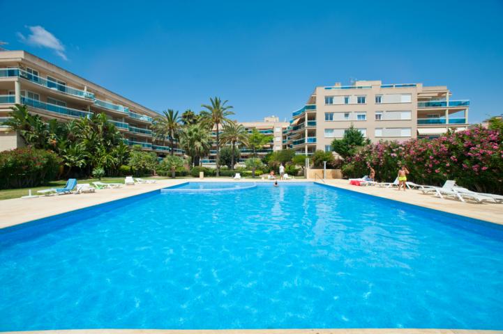 Appartement te koop in Playa d'en Bossa met een prachtig uitzicht