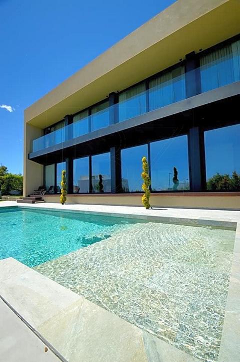Moderne en mooie villa gelegen in Talamanca op Ibiza