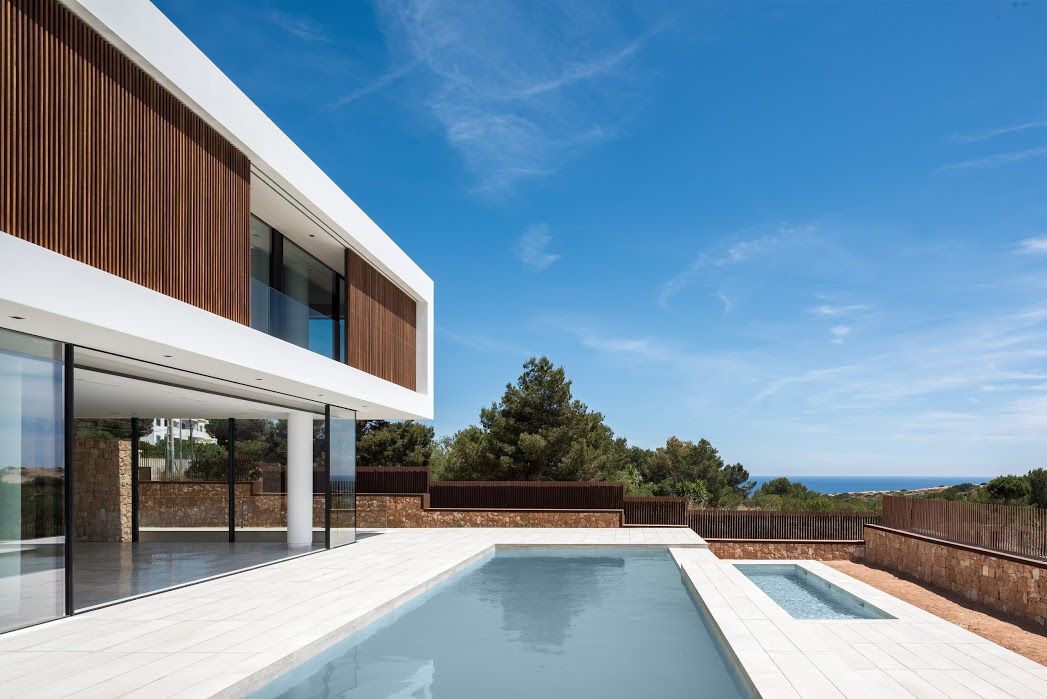 Exclusieve villa in een privéresidentie met uitzicht op zee