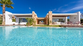 Mooie villa met 5 slaapkamers te koop in Cala Conta - Ibiza