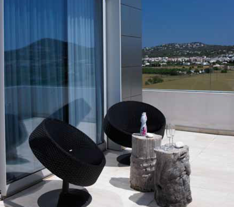 Luxe appartement te koop in de buurt van Ibiza