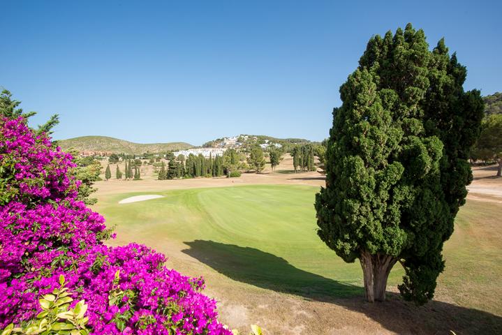 Zeer mooi huis te koop in Roca Lisa met uitzicht op de golfbaan