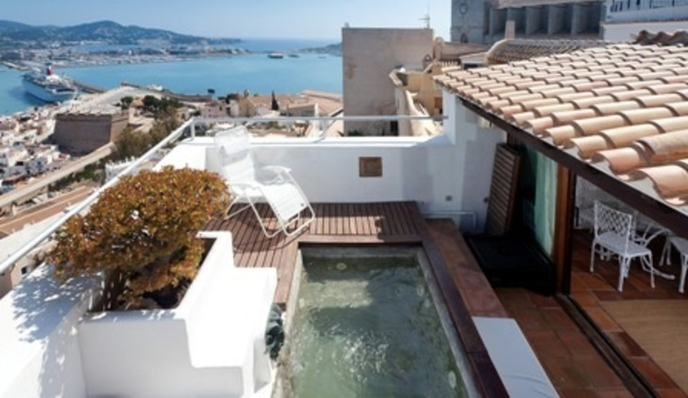 Mooi herenhuis op Ibiza met een fantastisch uitzicht