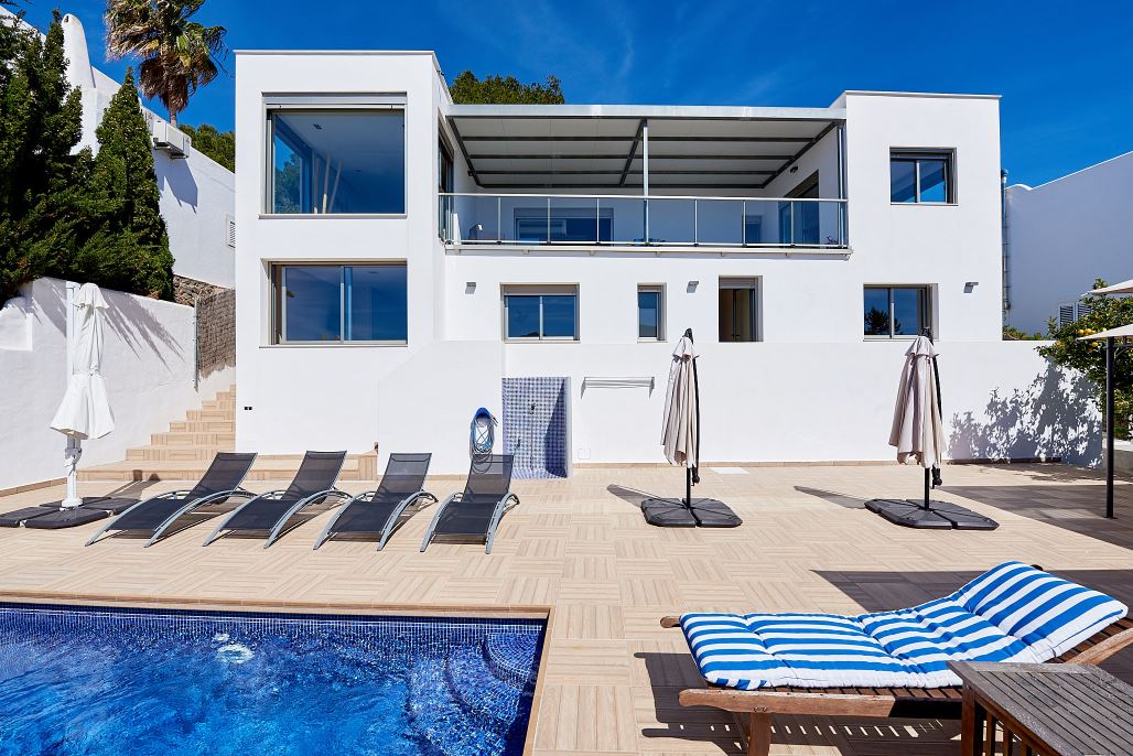Modern huis te koop in Cala Llonga - Ibiza