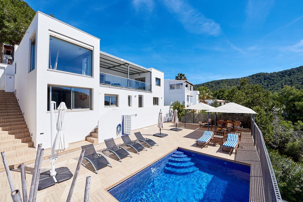 Modern huis te koop in Cala Llonga - Ibiza