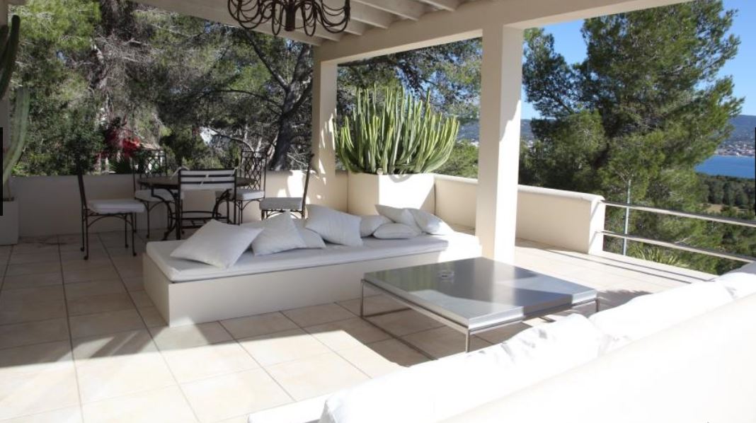 Villa gelegen in Cala Gracio met een fantastisch uitzicht