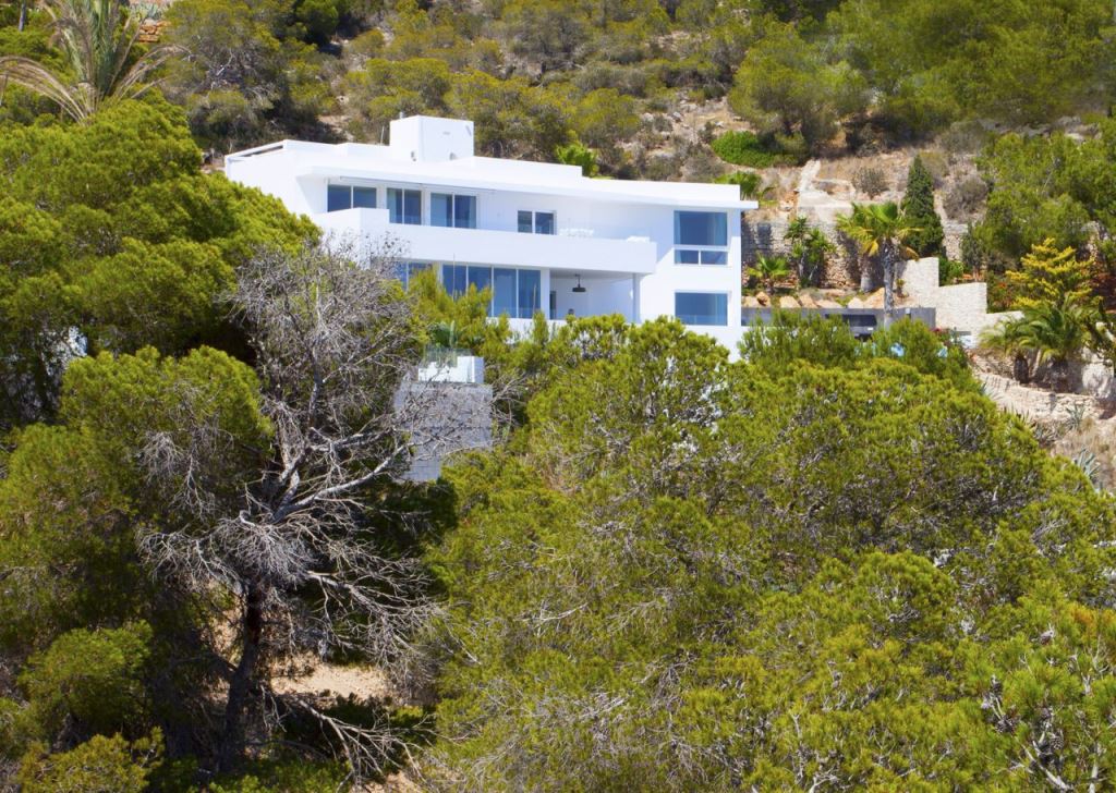 Exclusieve vrijstaande villa met 360 m² woonoppervlak met een onvergetelijk uitzicht op zee