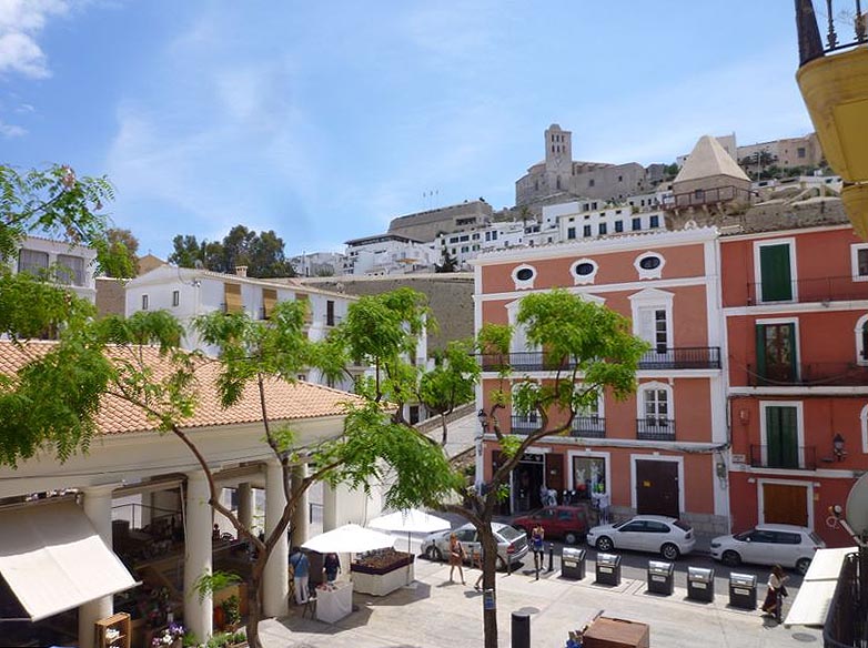 Charmant appartement gelegen in de oude markt in het hart van de jachthaven in Ibiza-stad