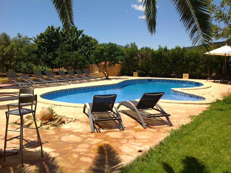 Fantastische villa met toeristische licentie te koop op 5 minuten van Ibiza-stad