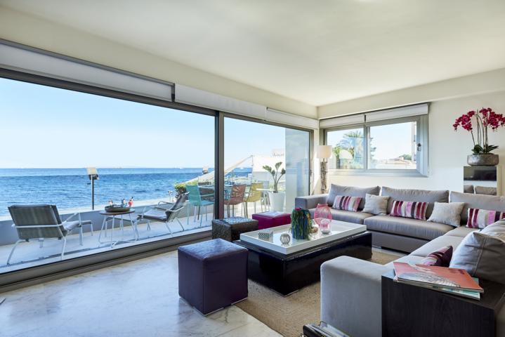 Exclusief appartement gelegen aan het Royal Beach van Ibiza in Playa d'en Bossa