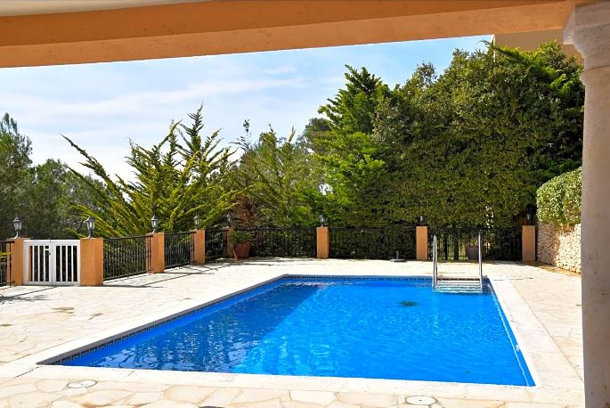 Prachtige villa van hoge kwaliteit in Can Furnet met de beste uitzichten