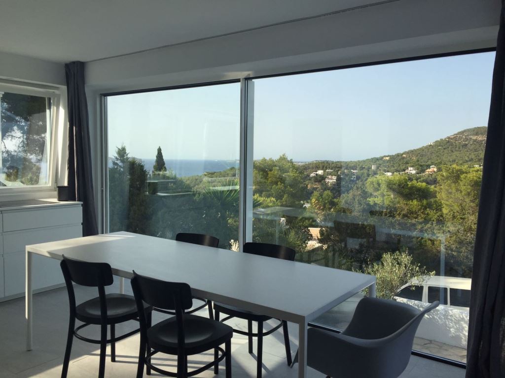 Modern huis met een prachtig uitzicht in Cala Vadella