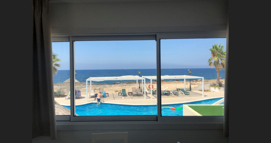 Eerste lijn appartement aan de prachtige mediterrane kust