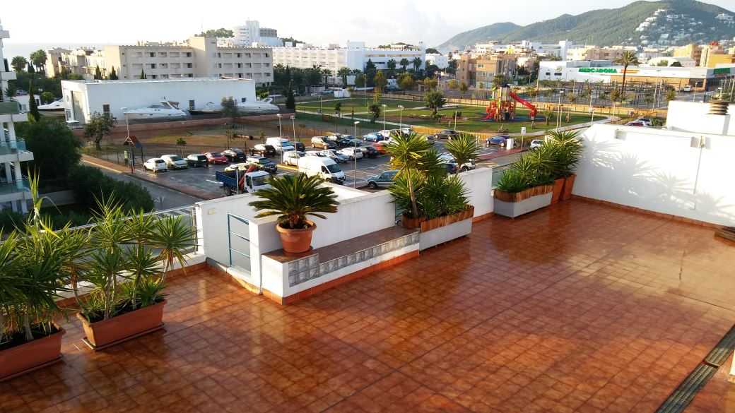 Penthouse met 130 m2 woonruimte in Santa Eulalia