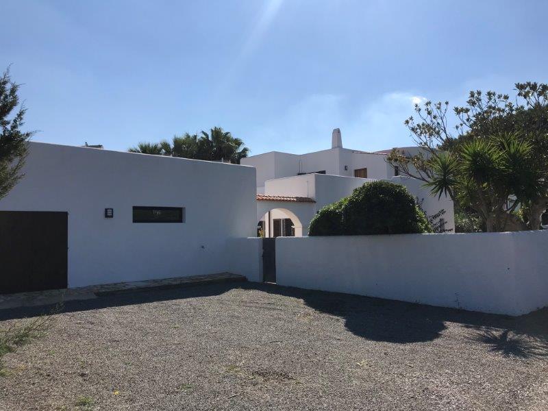 Huis in de buurt van Cala Nova in de buurt van San Carlos te koop