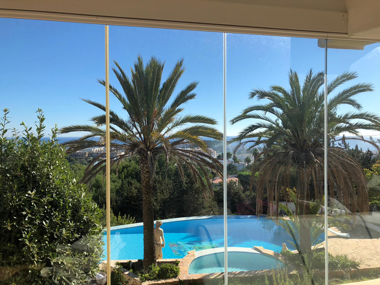 Villa met fantastisch uitzicht op zee op loopafstand van Santa Eulalia