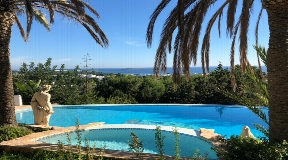 Villa met fantastisch uitzicht op zee op loopafstand van Santa Eulalia