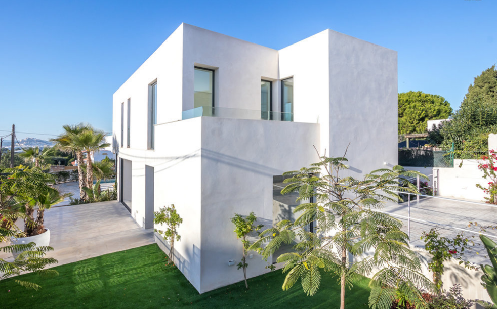 Mooie en moderne villa met een prachtig uitzicht op Ibiza - Can Rimbau te koop