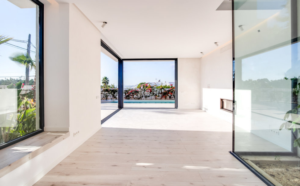 Mooie en moderne villa met een prachtig uitzicht op Ibiza - Can Rimbau te koop