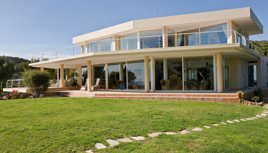 Fantastisch gelegen villa op de top van de stad Ibiza