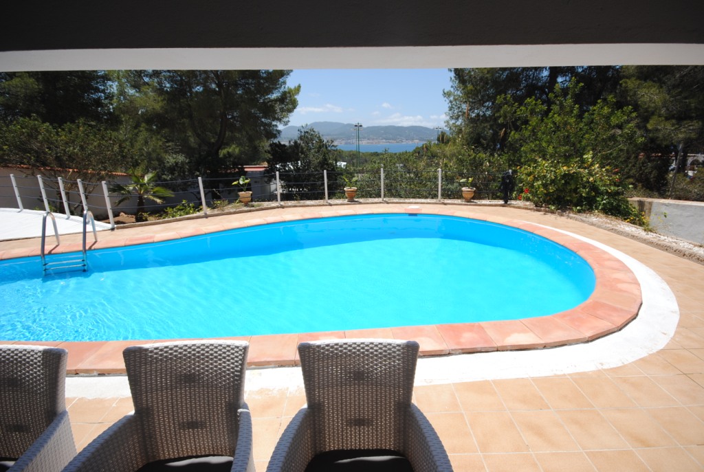 Mooie prive-villa is gelegen in de buurt van het strand van Cala Gracio