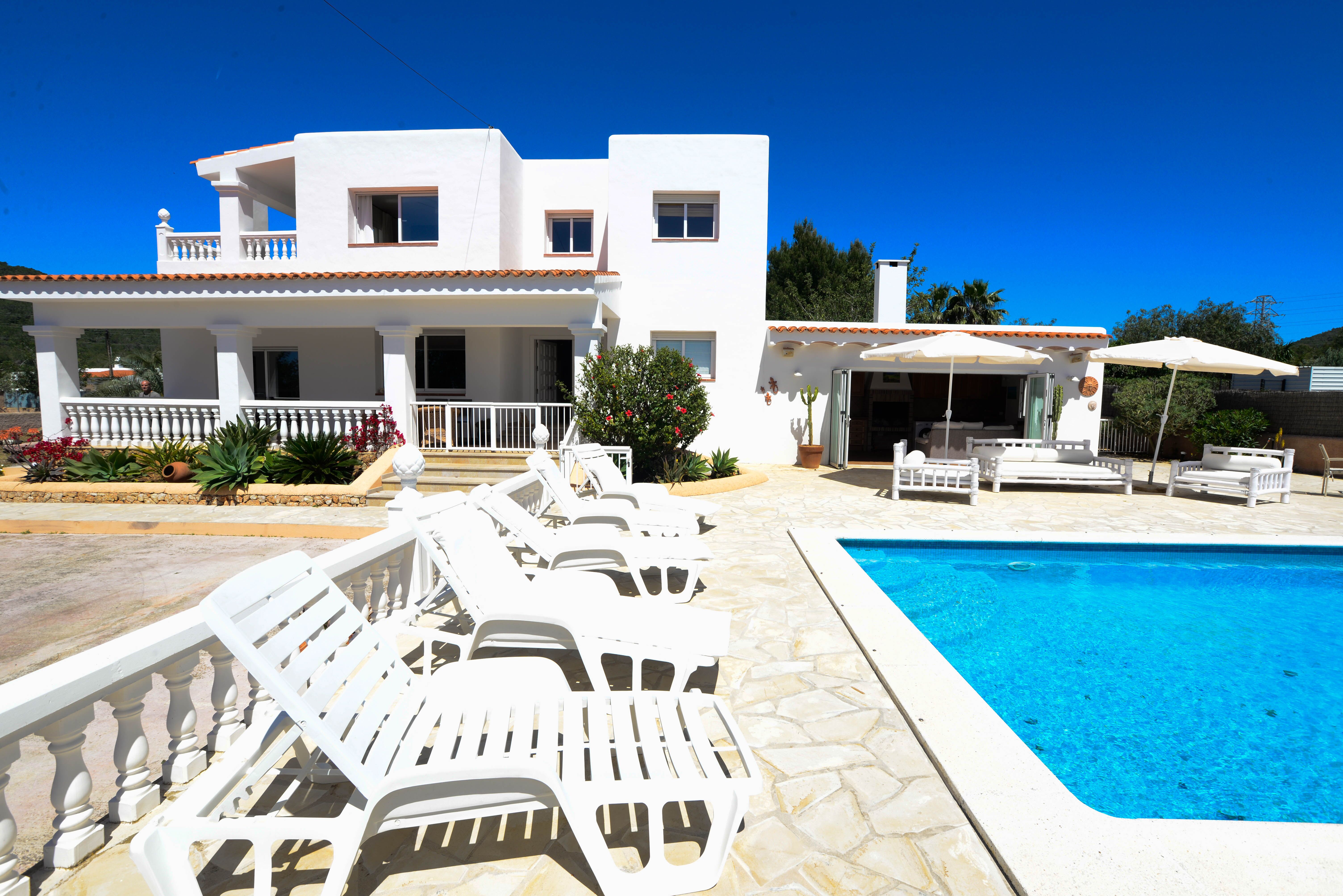 Huis met toeristische vergunning in de buurt van Ibiza te koop