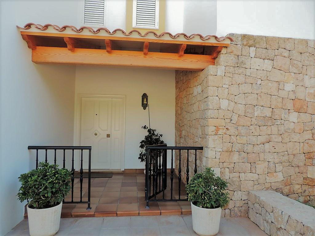 Mooie huis te koop Ibiza met licentie voor een moderne villa in Can Rimbau