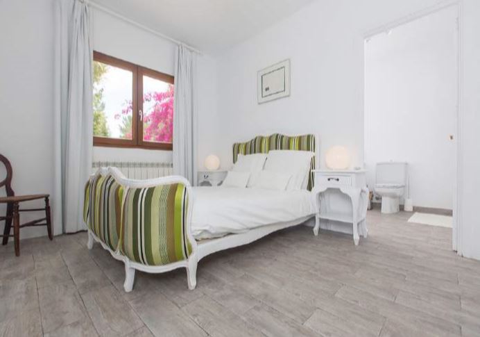 Prachtig nieuw gerenoveerde luxe vrijstaande villa in de buurt van Ibiza