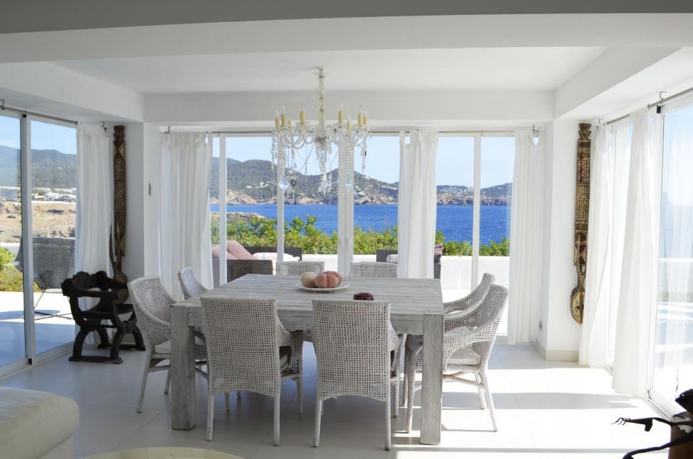 Moderne villa met spectaculair uitzicht op zee en uitzicht op Es Vedra te koop