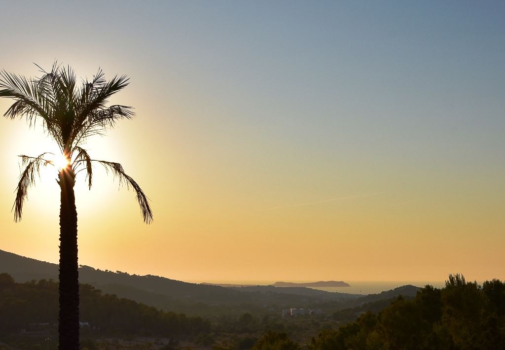 Charmante finca met uitzicht op zee en privacy op Ibiza