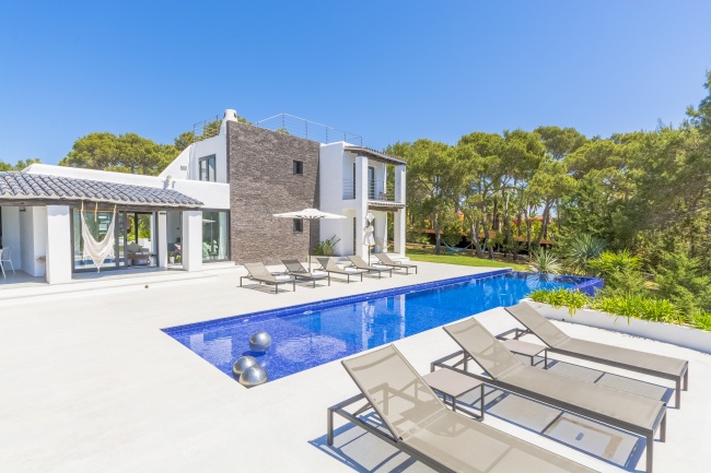 Exclusieve villa in Cala Conta Ibiza te koop