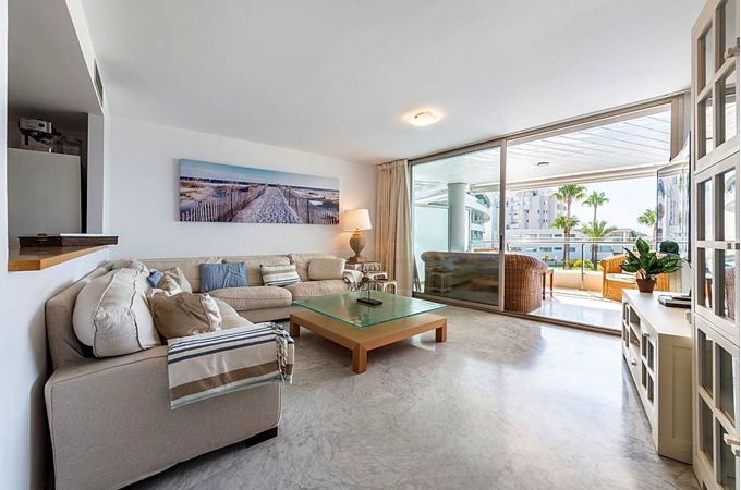 Mooi modern appartement in het Miramar-complex in Marina Botafoch