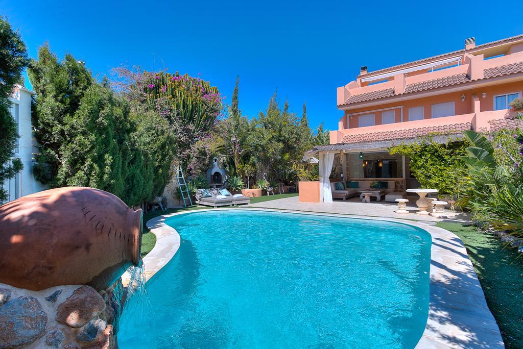 Mooi huis te koop in Sa Carroca met mooie tuin en zwembad