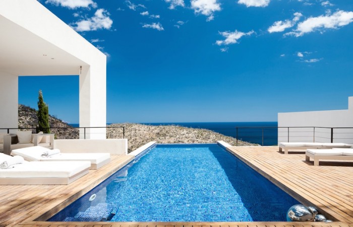 Moderne, moderne designvilla met een prachtig uitzicht op zee in Roca Llisa