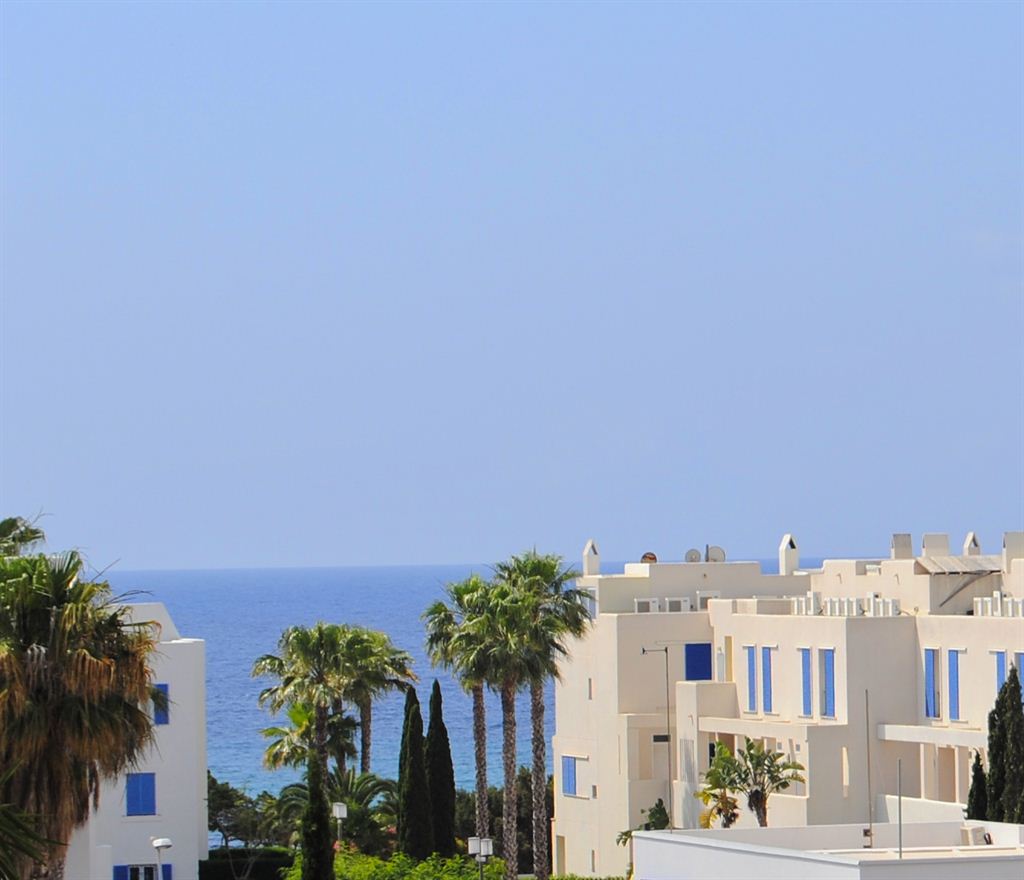 Penthouse in perfecte staat dicht bij het strand in Santa Eulalia met gedeeltelijk uitzicht op zee