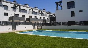 Modern appartement met 2 slaapkamers met een mooi terras met toegang tot het zwembad in Siesta