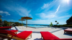Luxe villa's met fantastisch uitzicht op zee en de zonsondergang in Cala Tarida