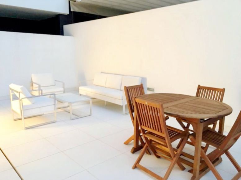 Modern appartement met privé zwembad in het hart van Talamanca te koop