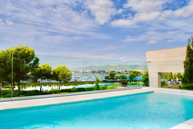 Exclusieve luxe penthouse frontlinie in Es Pouet met privézwembad