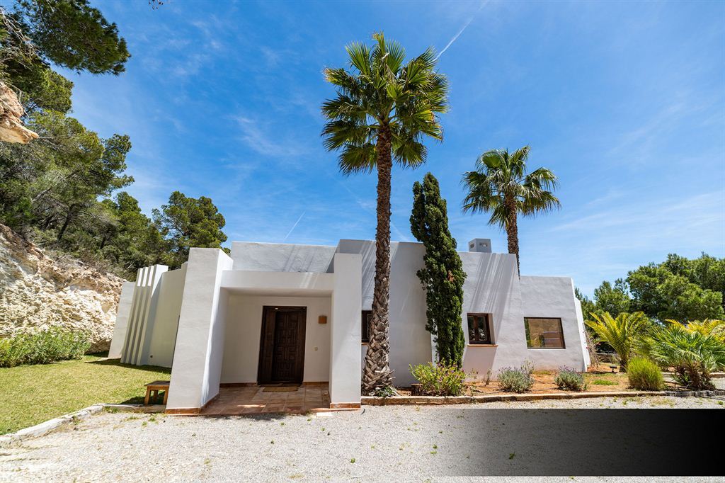 Geweldige villa gelegen tussen Es Cubells met het beste uitzicht op Ibiza