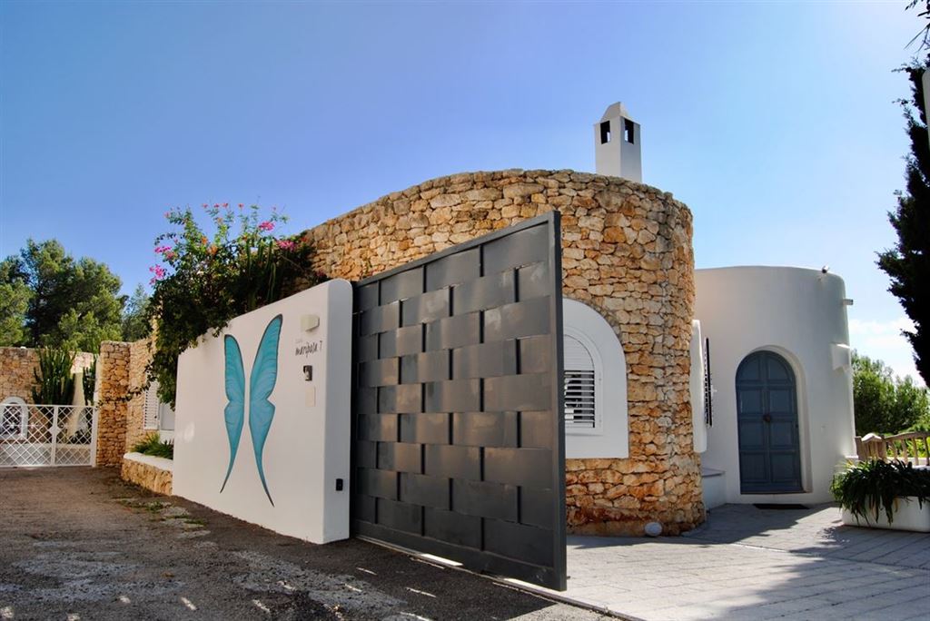 Villa met 5 slaapkamers met huurlicentie te koop dicht bij Ibiza-stad