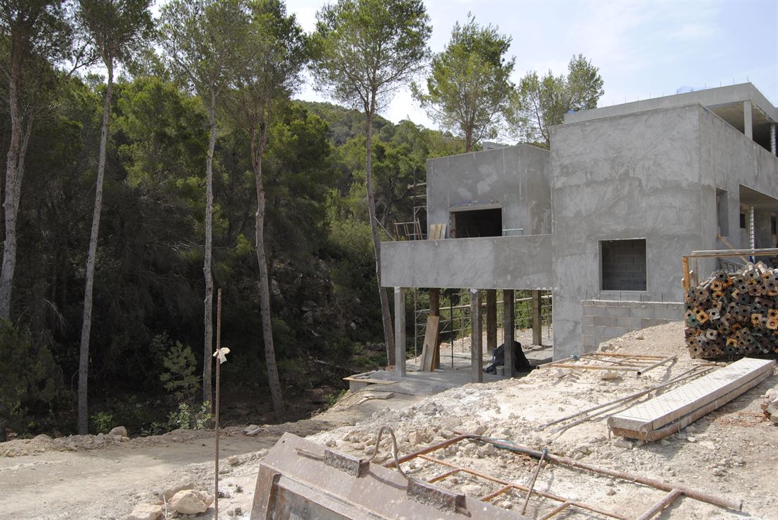 Moderne villa in aanbouw op toplocatie met prachtig uitzicht op zee in San Carlos