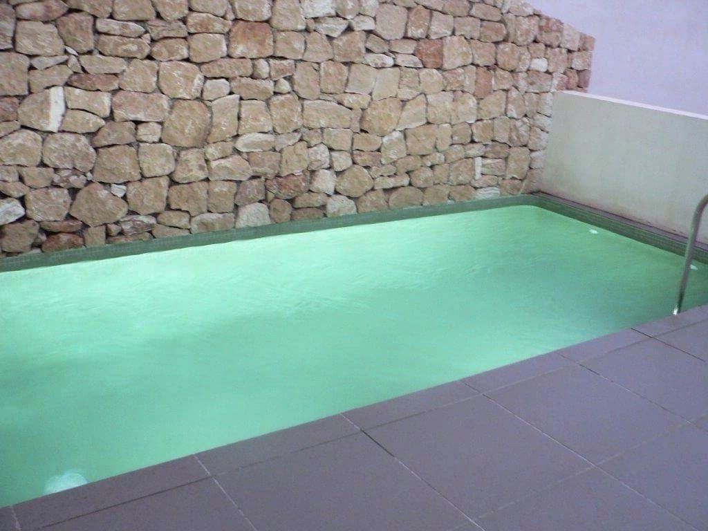 Modern herenhuis te koop in Roca Lisa met privézwembad