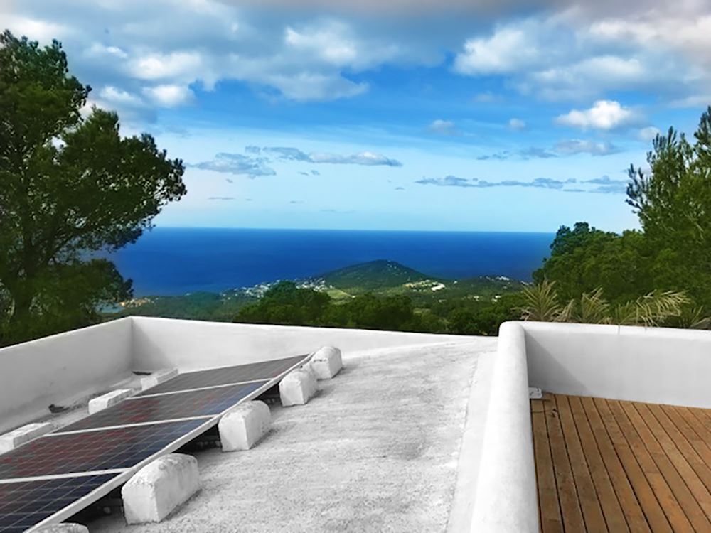 Fantastische privéwoning op een heuveltop met een unieke locatie op Ibiza