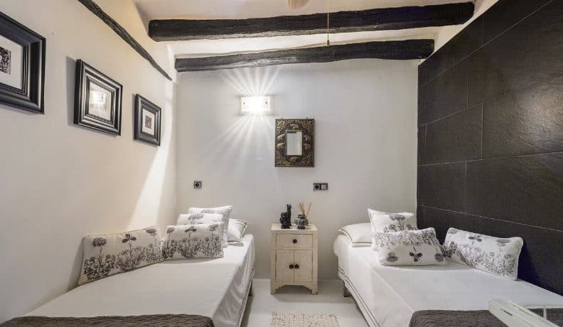 Suoerb appartement gerenoveerd in 2018 in de haven van Ibiza