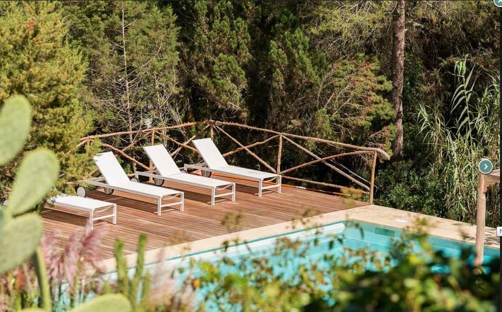 Prachtige onlangs gerenoveerde villa dichtbij de stad Ibiza