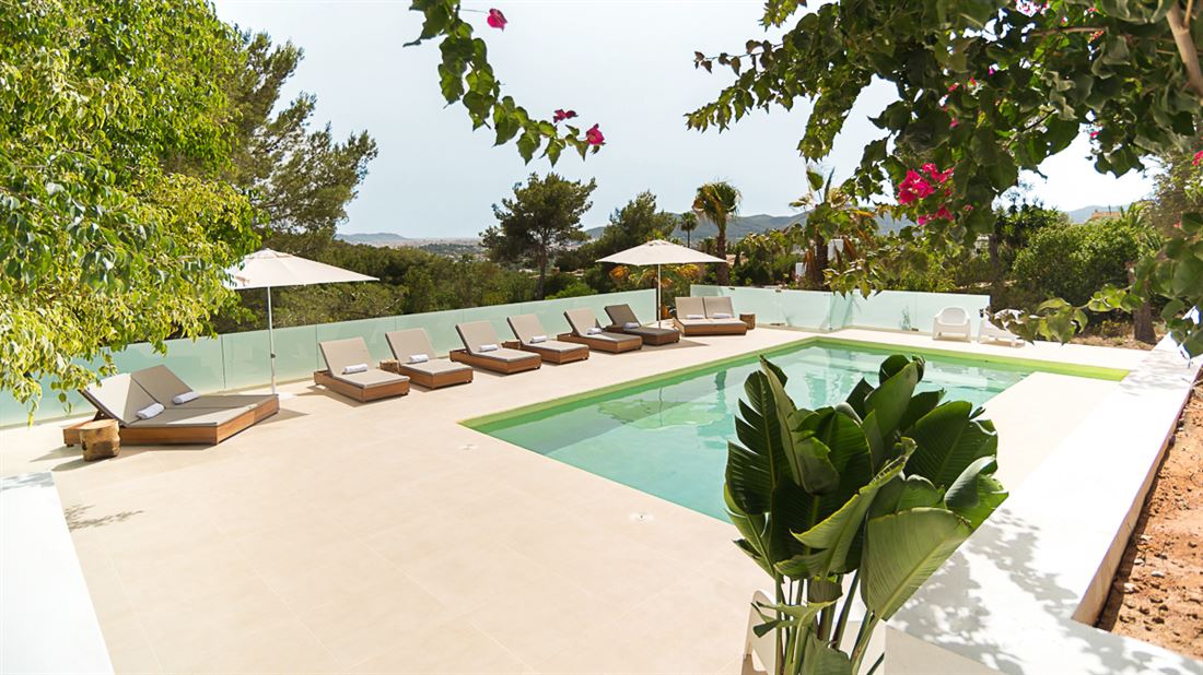 Ruime luxe villa gelegen in Can Furnet met fantastisch uitzicht