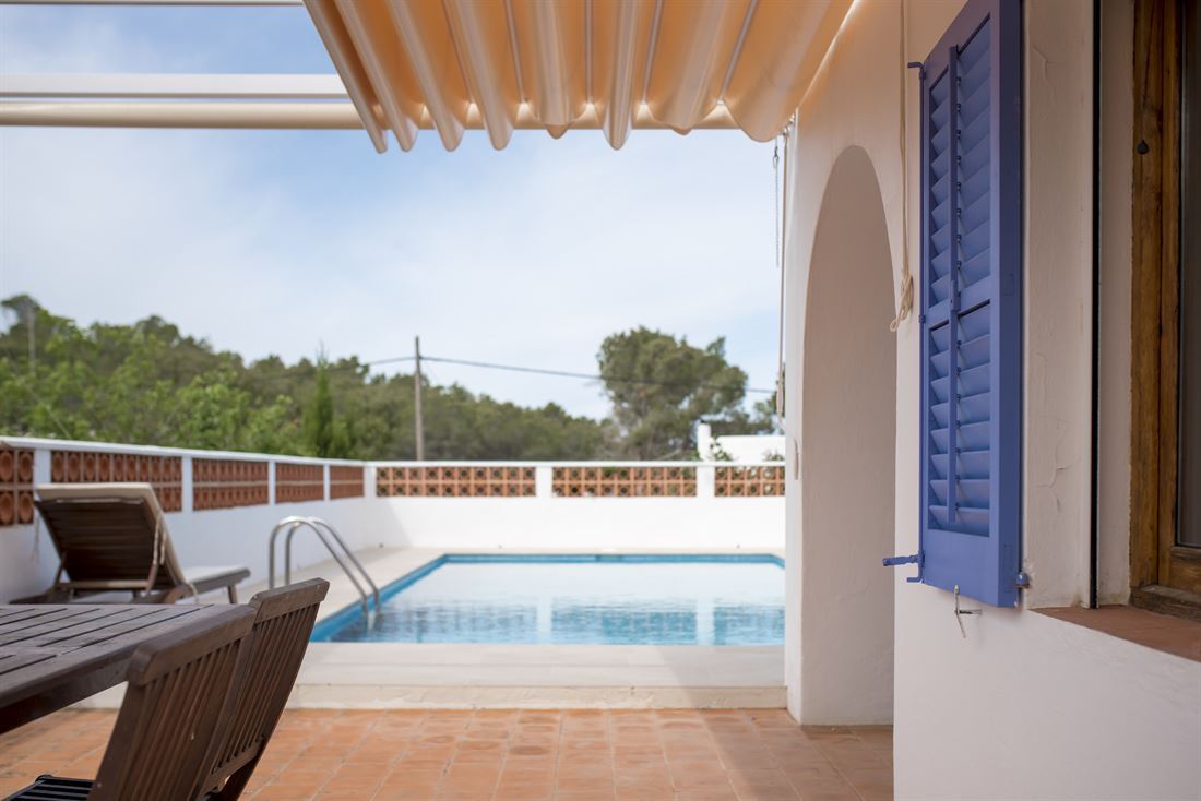 Prachtige villa te koop met vergunningsvergunning in Cala Salada